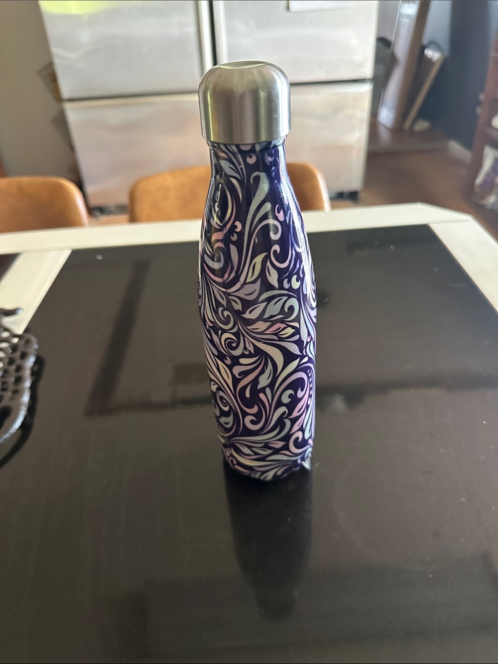 Insulated Swirl-Pattern Water Bottle in Purple